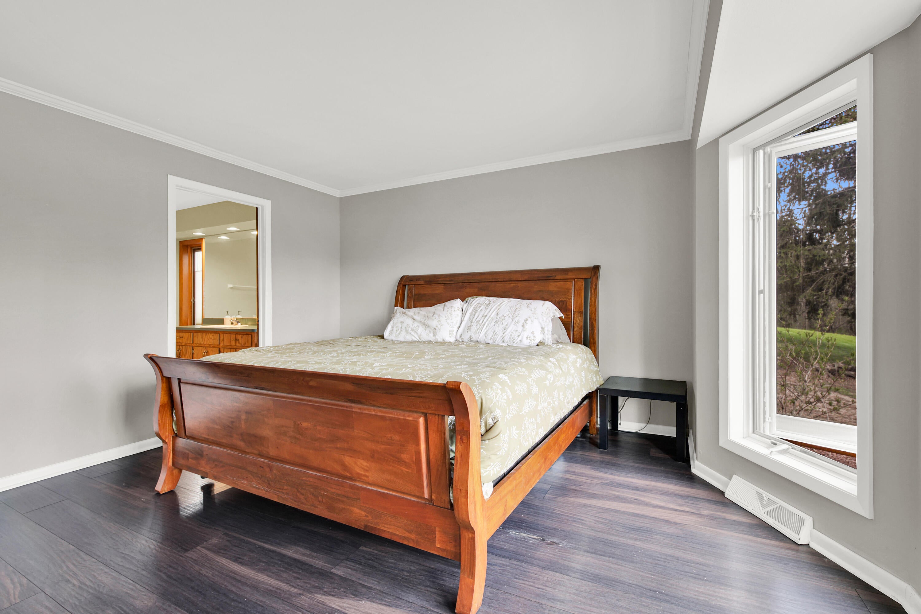 Muskego, Wisconsin, 53150, United States, 3 Bedrooms Bedrooms, ,3 BathroomsBathrooms,Residential,For Sale,2048106