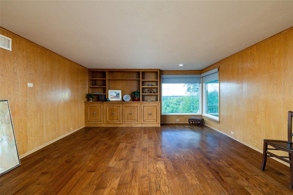 Weatherford, Texas, 76086, United States, 3 Bedrooms Bedrooms, ,4 BathroomsBathrooms,Residential,For Sale,1974864