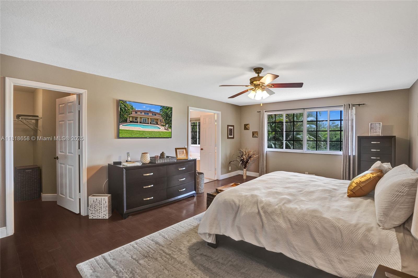 Weston, Florida, 33327, United States, 6 Bedrooms Bedrooms, ,4 BathroomsBathrooms,Residential,For Sale,1850132