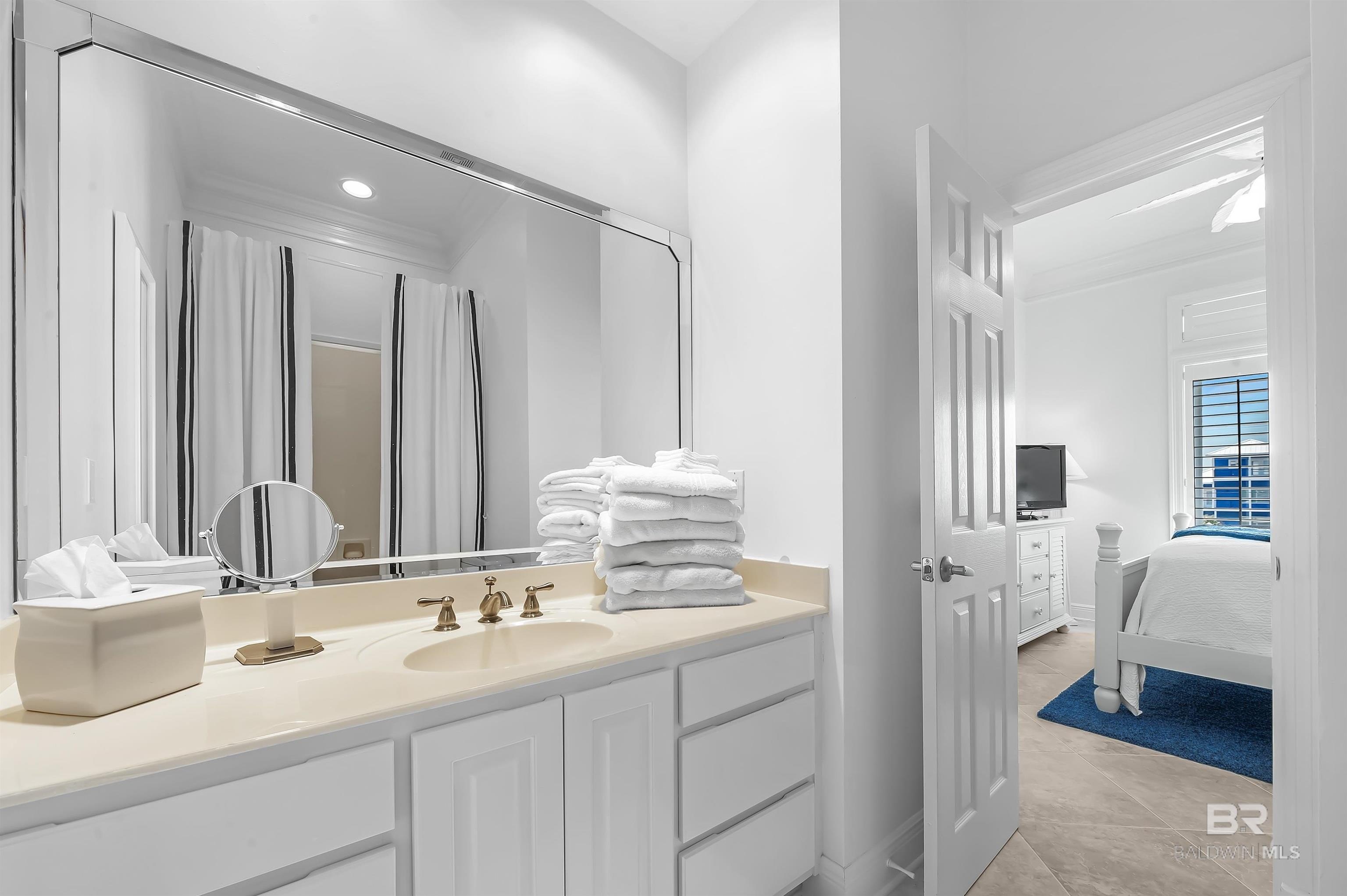 Pensacola, Florida, 32507, United States, 8 Bedrooms Bedrooms, ,9 BathroomsBathrooms,Residential,For Sale,1983870