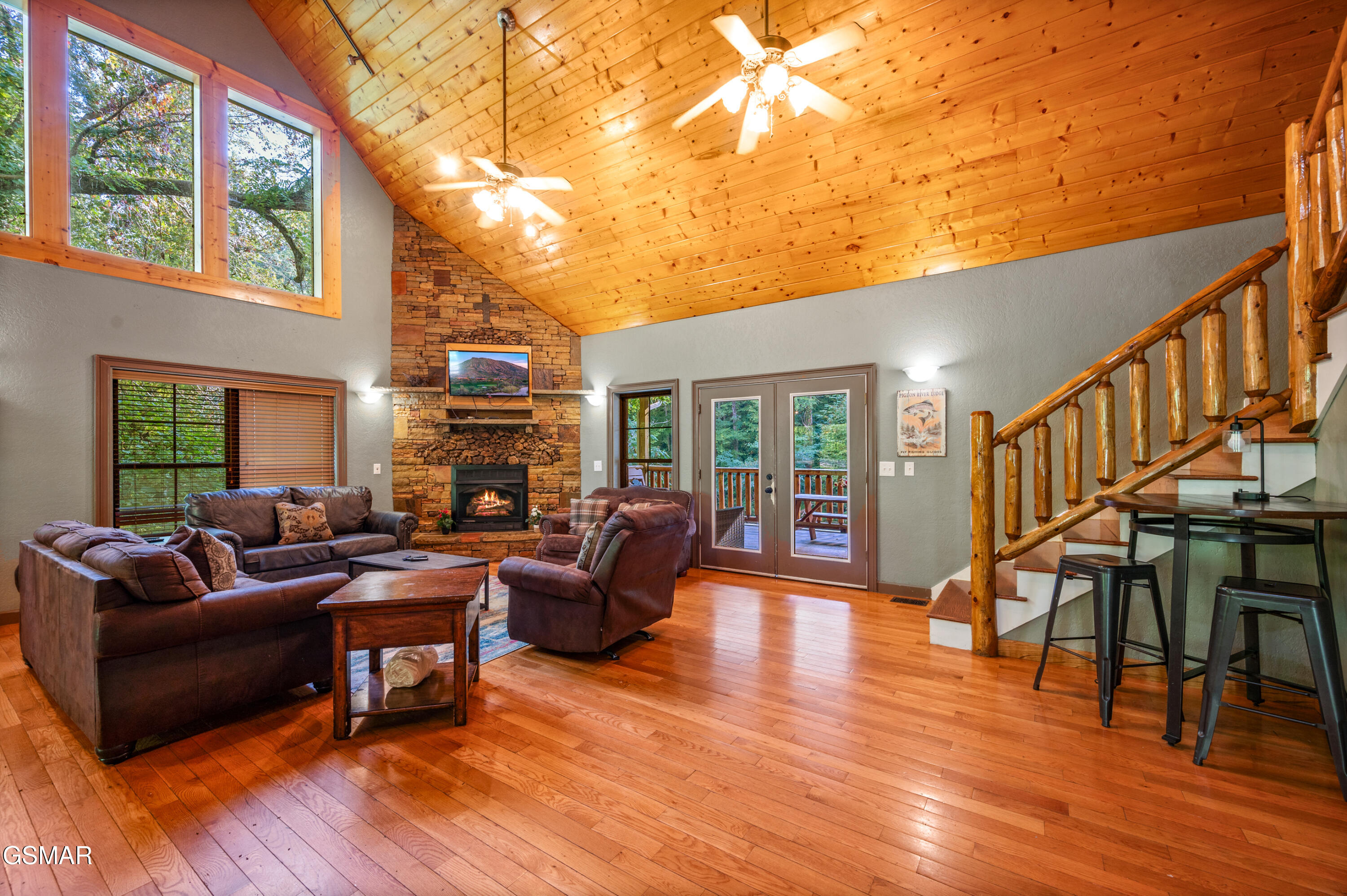 Sevierville, Tennessee, 37876, United States, 3 Bedrooms Bedrooms, ,5 BathroomsBathrooms,Residential,For Sale,1978747