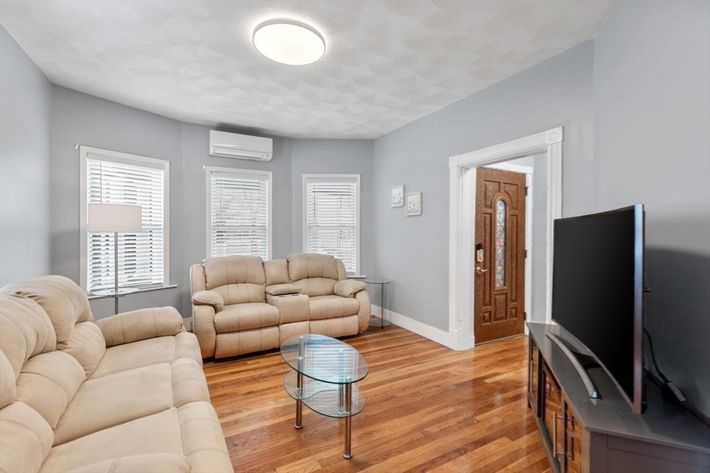 Malden, Massachusetts, 02148, United States, 5 Bedrooms Bedrooms, ,3 BathroomsBathrooms,Residential,For Sale,2033163