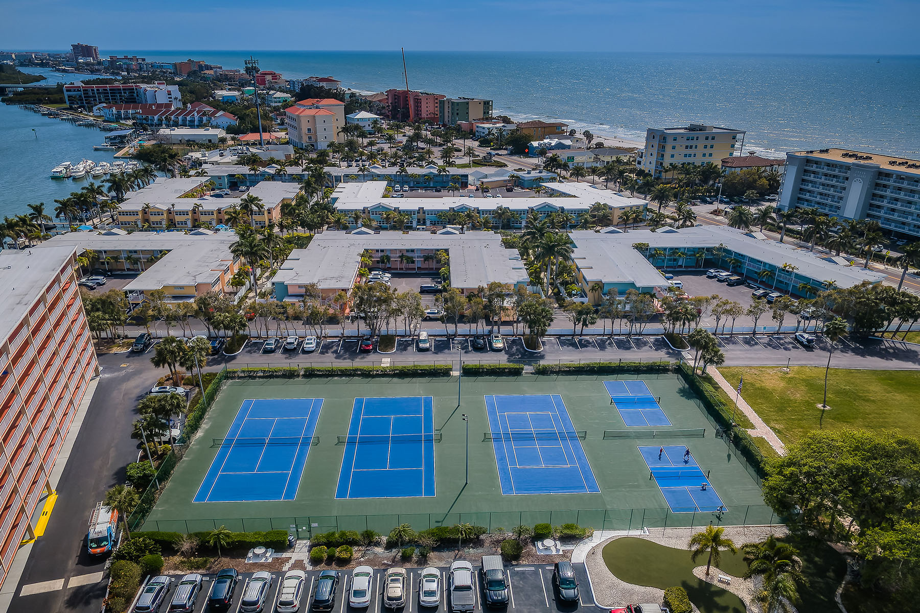  BAY SHORES YACHT & TENNIS CLUB - 物件實景
