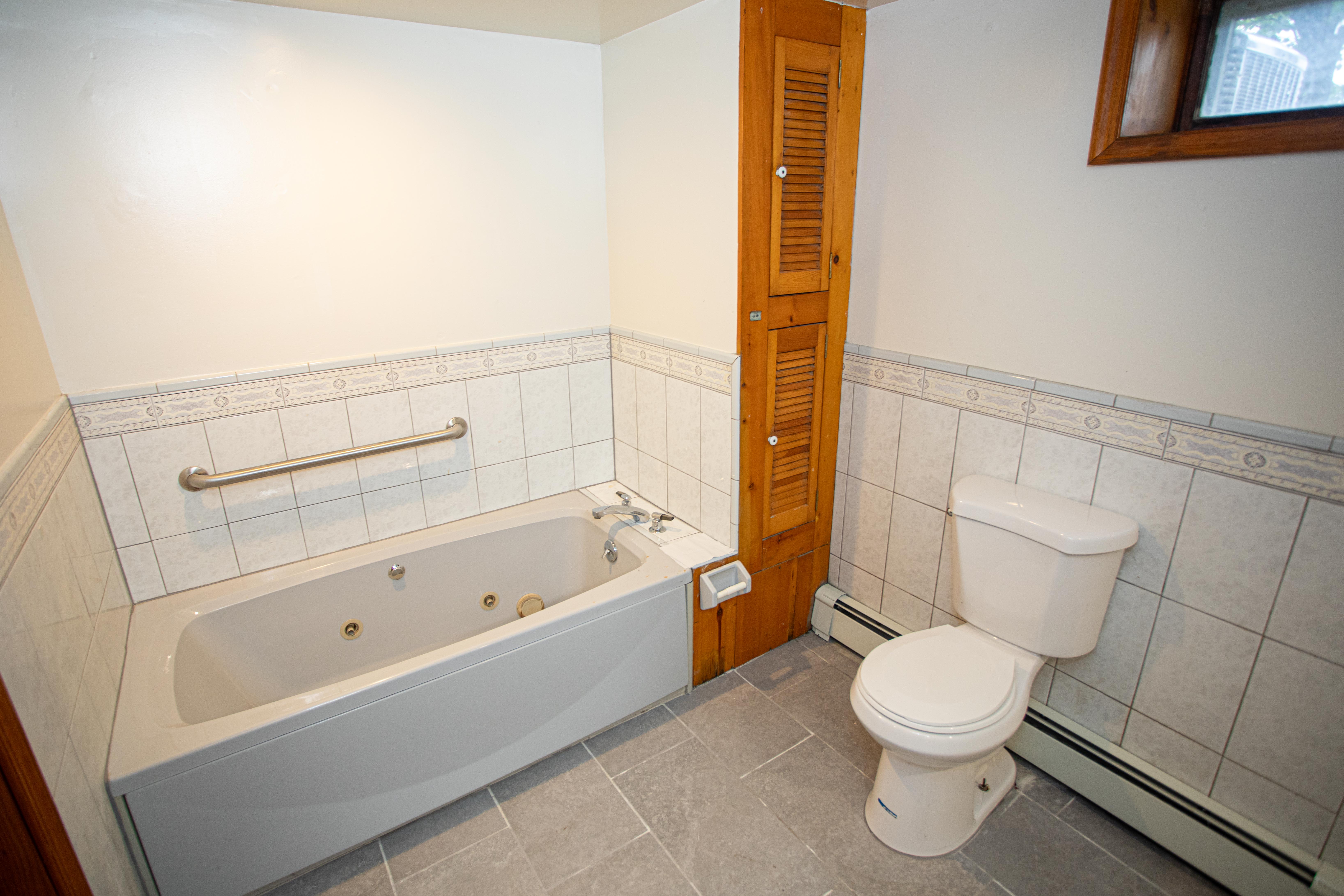 1220 - South Amboy, New Jersey, 08879, United States, 3 Bedrooms Bedrooms, ,2 BathroomsBathrooms,Residential,For Sale,1983627