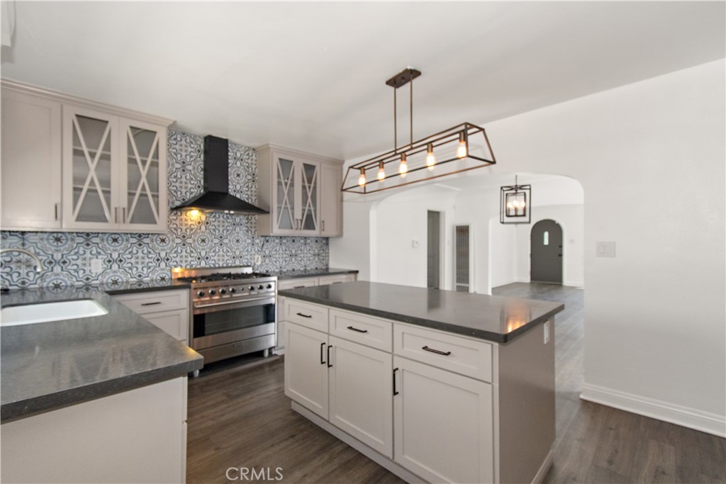 Los Angeles, California, 90019, United States, ,Residential,For Sale,2022270