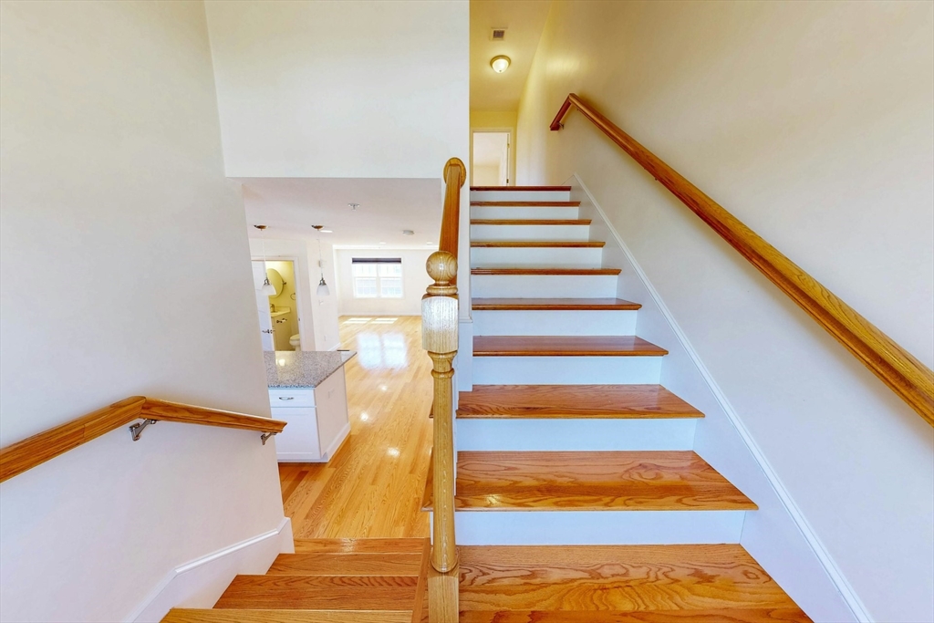Lynn, Massachusetts, 01905, United States, 2 Bedrooms Bedrooms, ,2 BathroomsBathrooms,Residential,For Sale,1942525