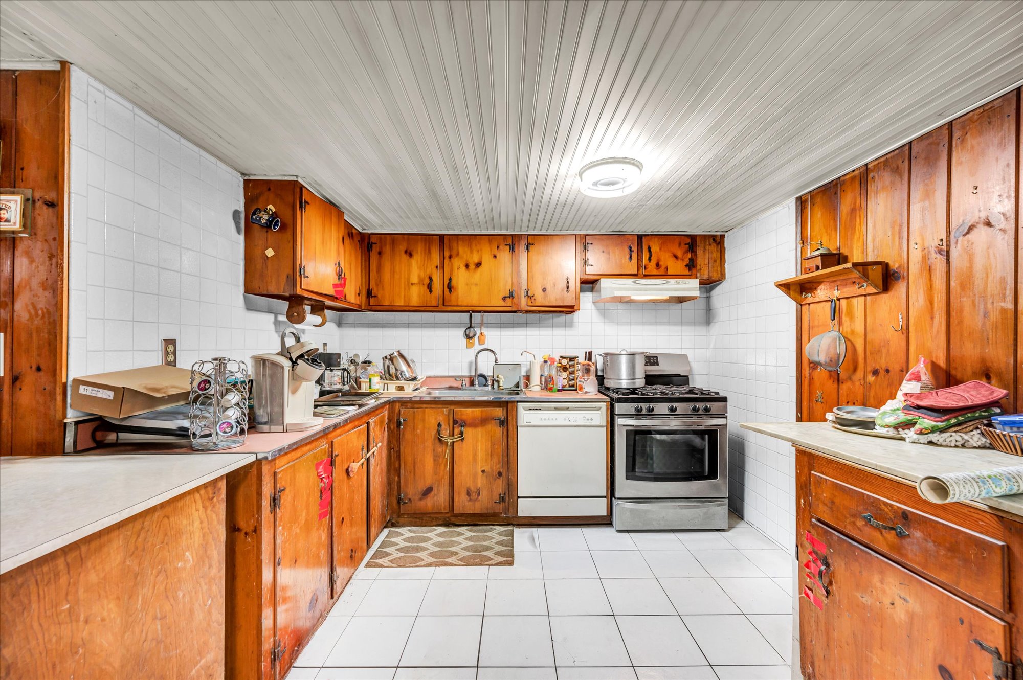 Trumbull, Connecticut, 06611, United States, 3 Bedrooms Bedrooms, ,2 BathroomsBathrooms,Residential,For Sale,1999196