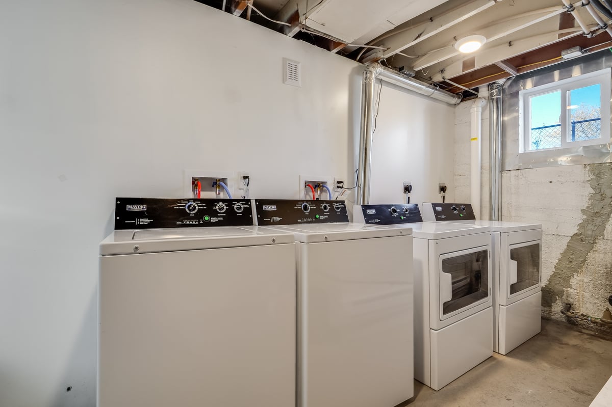 Cheyenne, Wyoming, 82001, United States, 4 Bedrooms Bedrooms, ,4 BathroomsBathrooms,Residential,For Sale,1978140