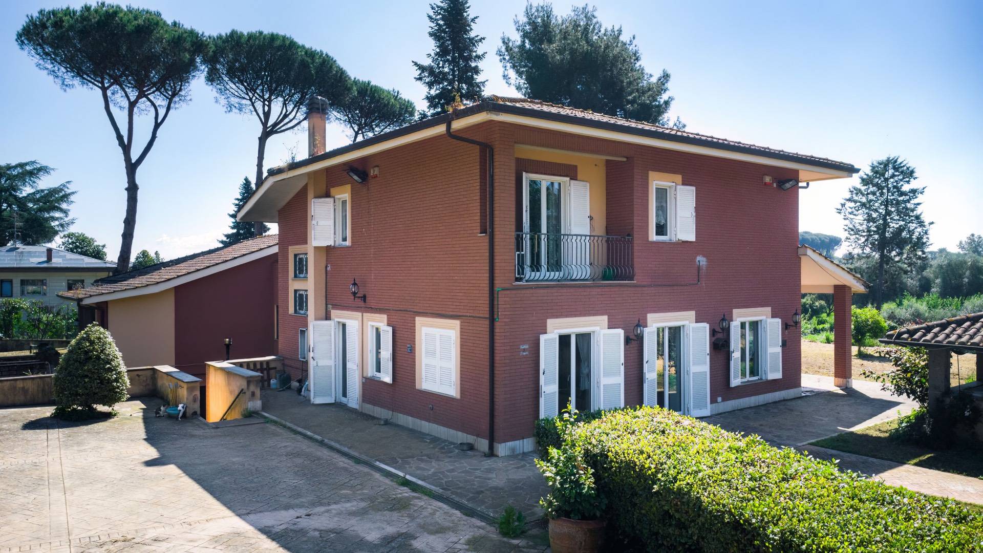 Roma, Roma, 00100, IT, 4 Bedrooms Bedrooms, ,4 BathroomsBathrooms,Residential,For Sale,1932410