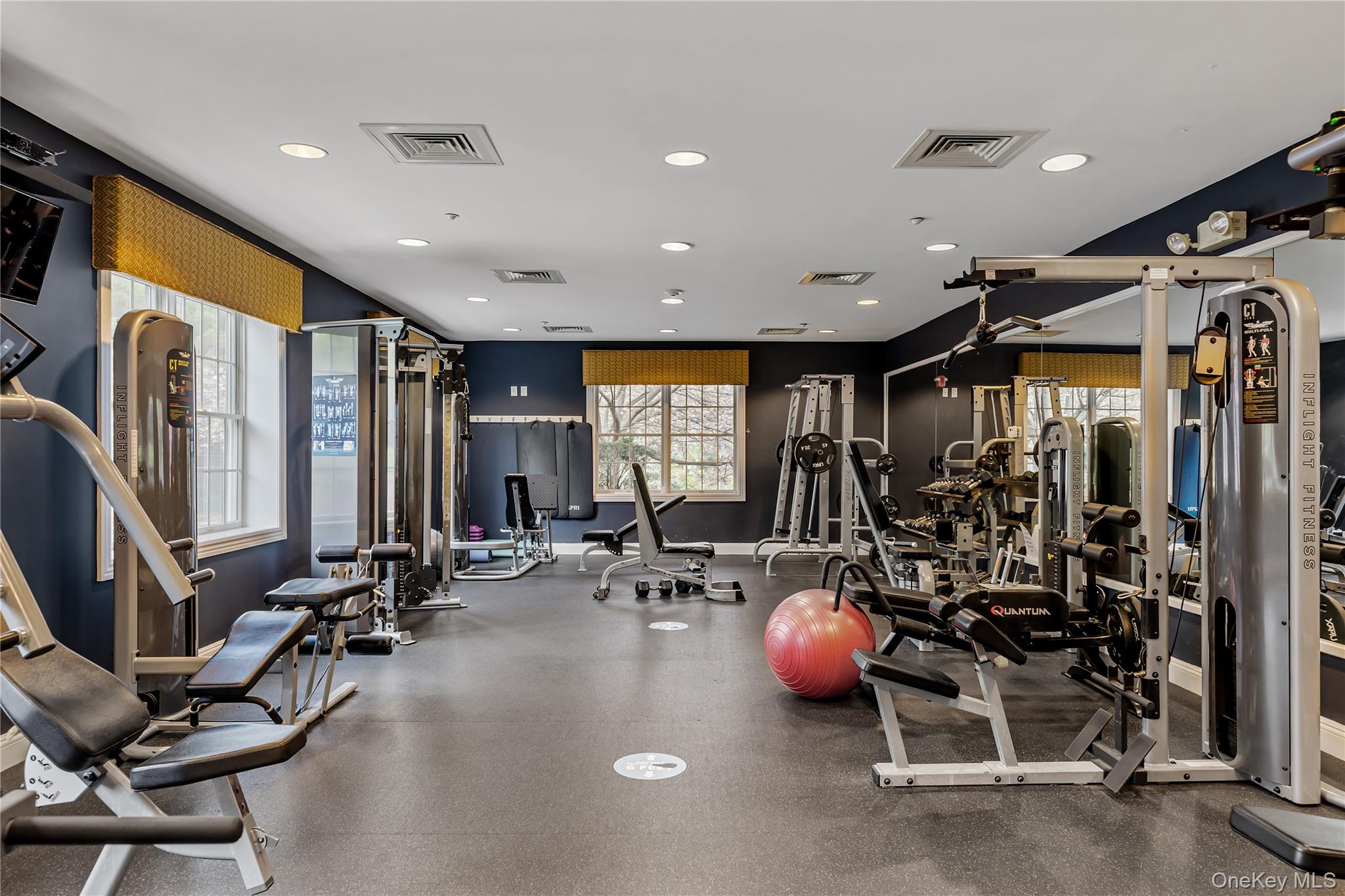  14 Belvedere Court, North Hills, NY, 11030 - 物件實景