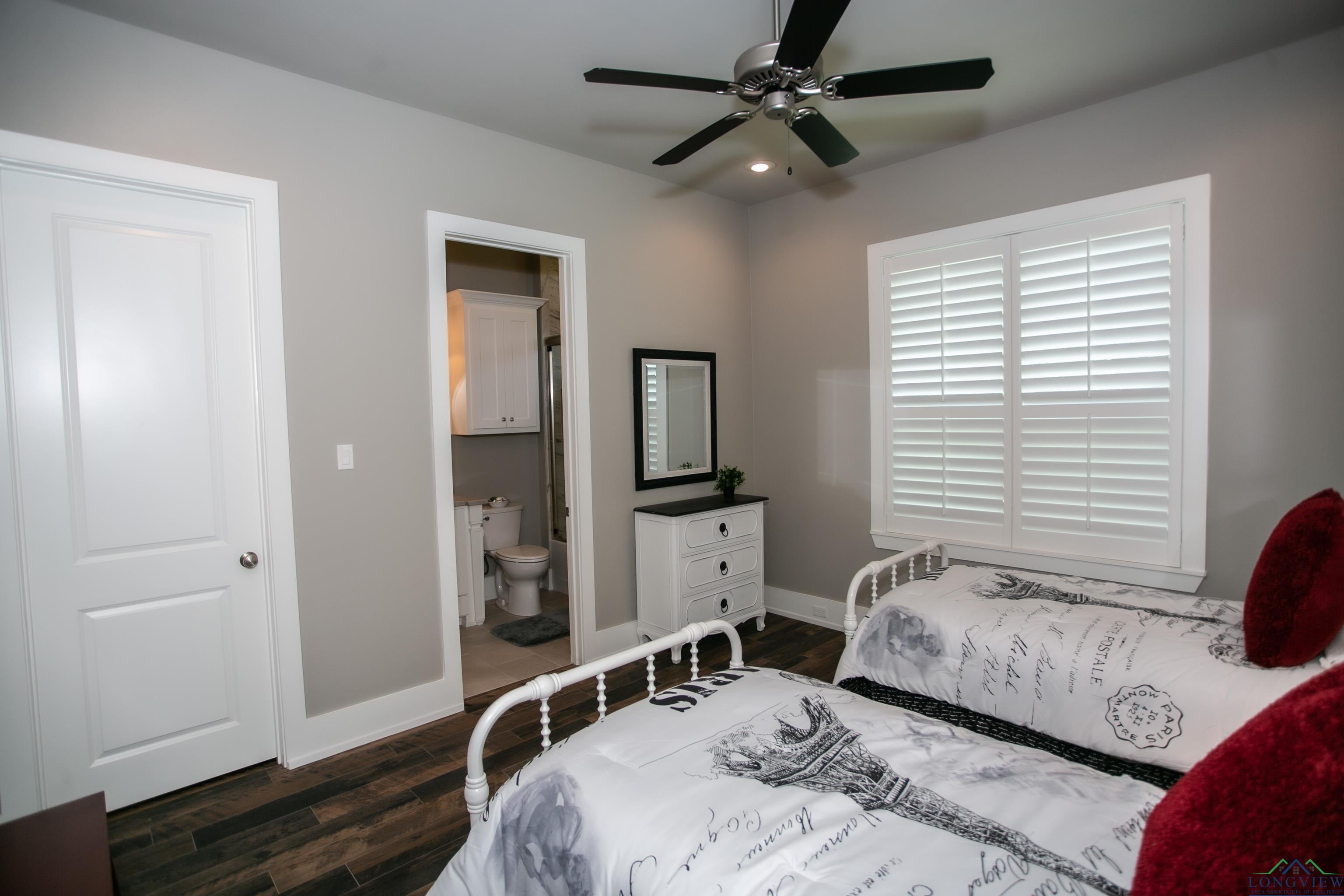 Jefferson, Texas, 75657, United States, 3 Bedrooms Bedrooms, ,3 BathroomsBathrooms,Residential,For Sale,1916198