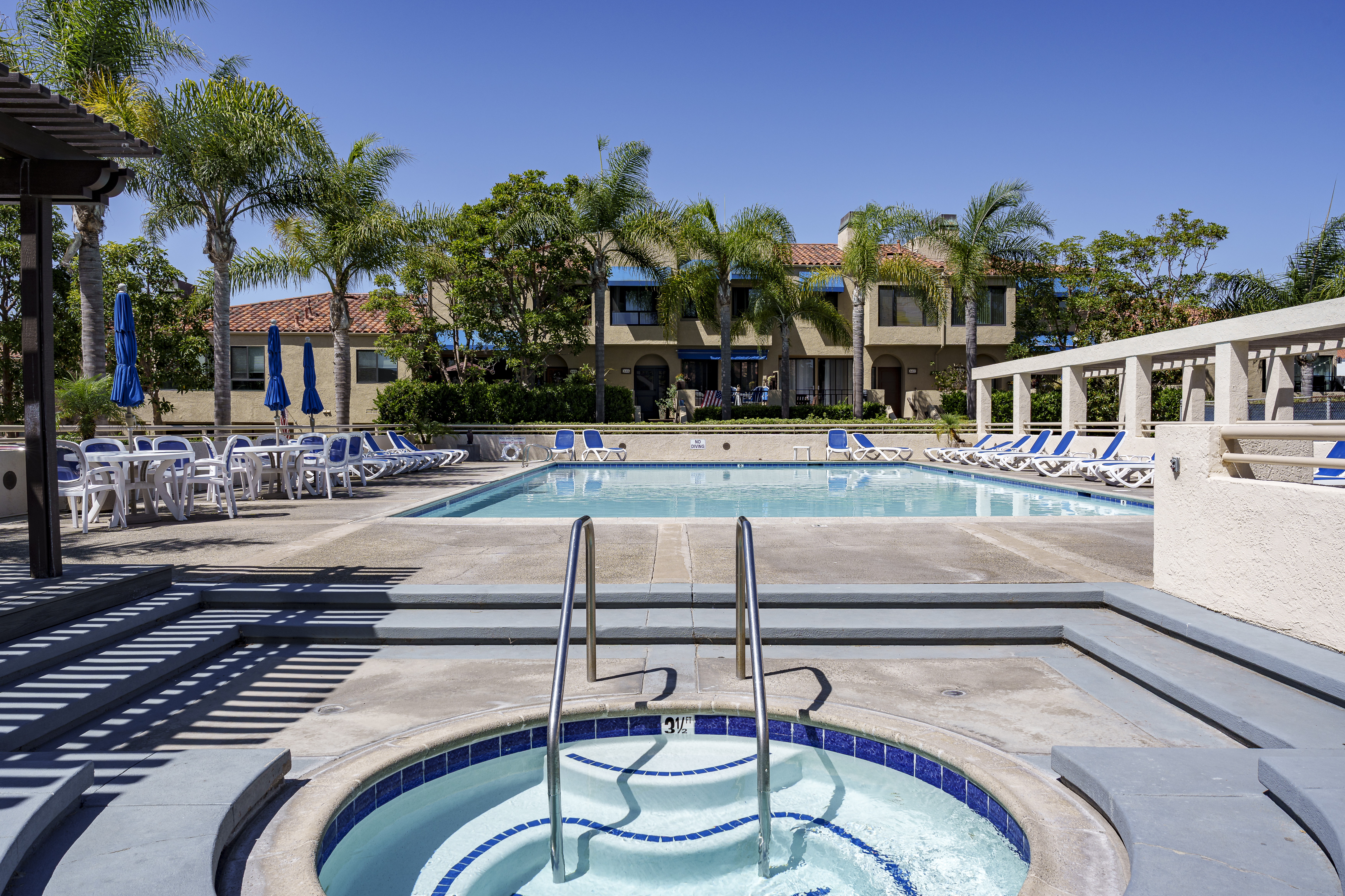  16475 Tropez Lane, Huntington Beach, CA 92649 - 物件實景
