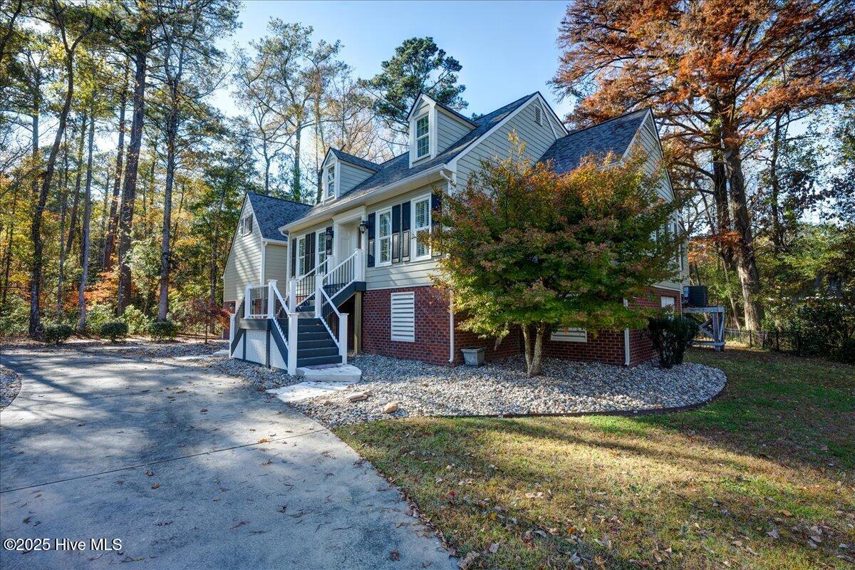 Trent Woods, North Carolina, 28562, United States, 4 Bedrooms Bedrooms, ,3 BathroomsBathrooms,Residential,For Sale,1997785