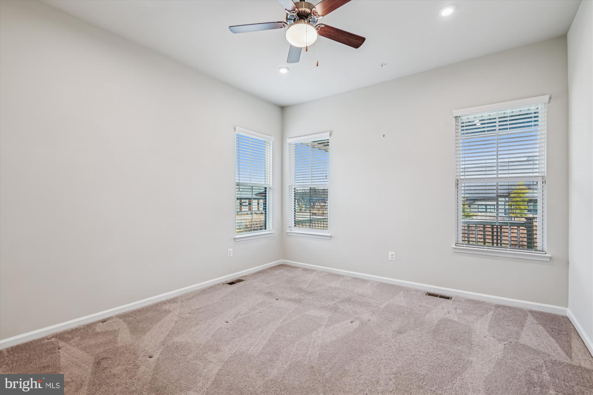 Glen Burnie, Maryland, 21060, United States, 4 Bedrooms Bedrooms, ,4 BathroomsBathrooms,Residential,For Sale,2010284