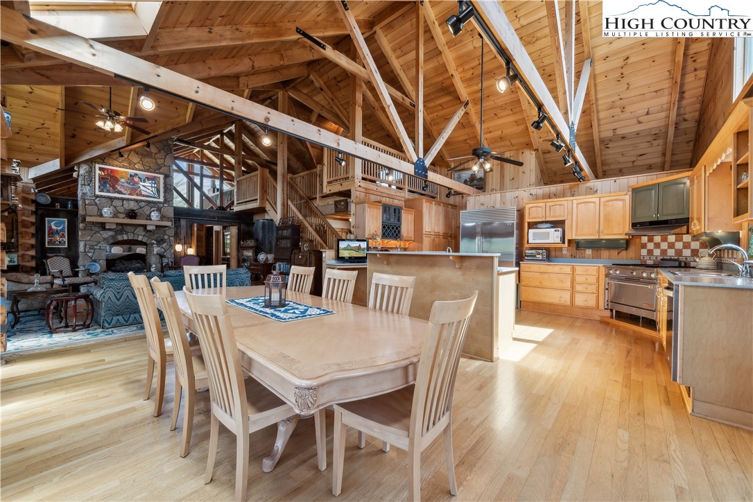 Grassy Creek, North Carolina, 28631, United States, 3 Bedrooms Bedrooms, ,4 BathroomsBathrooms,Residential,For Sale,1991857