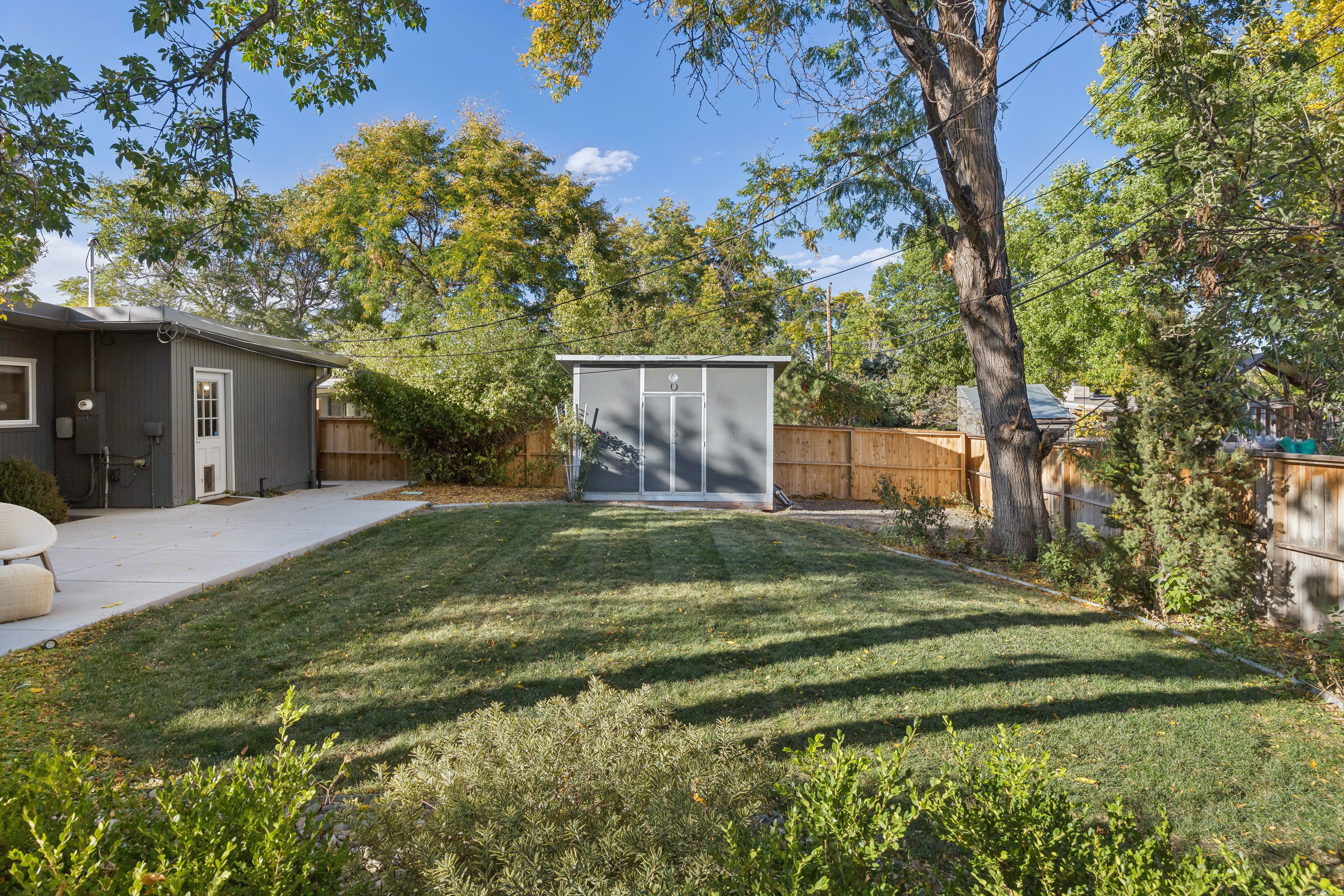  Mid-century modern lives with an effortless connection between indoors and out. - 物件實景