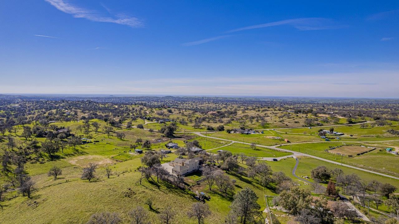 Raymond, California, 93653, United States, 5 Bedrooms Bedrooms, ,3 BathroomsBathrooms,Residential,For Sale,1996762