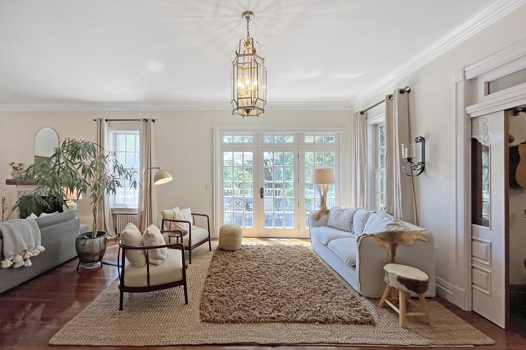  European Style Home Designed to Accommodate a Range of Living Arrangements - 物件實景