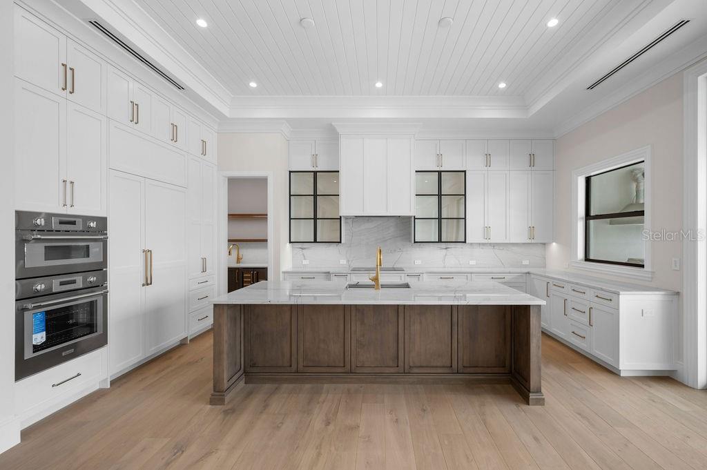 3621 San Remo Terrace, Sarasota, Florida, 34239, United States, 5 Bedrooms Bedrooms, ,7 BathroomsBathrooms,Residential,For Sale,3621 San Remo Terrace,1627164