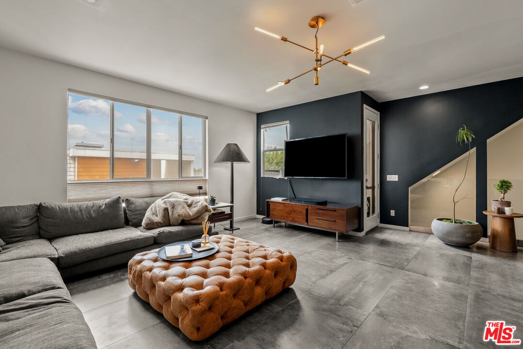 Los Angeles, California, 90026, United States, 3 Bedrooms Bedrooms, ,4 BathroomsBathrooms,Residential,For Sale,1829395