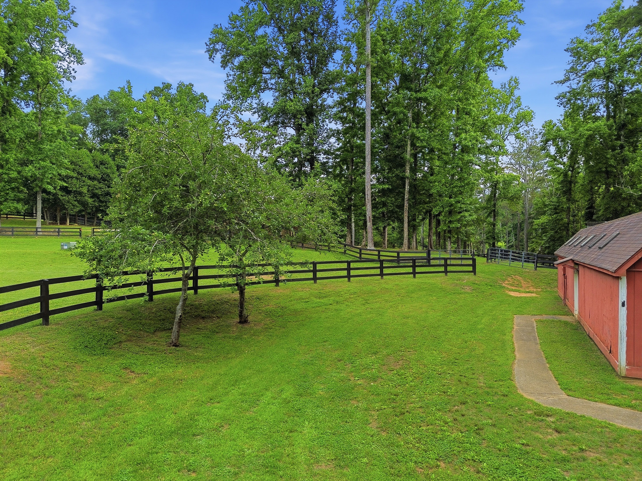  Exceptional Brick Ranch on 5+/- Picturesque Acres - 物件實景