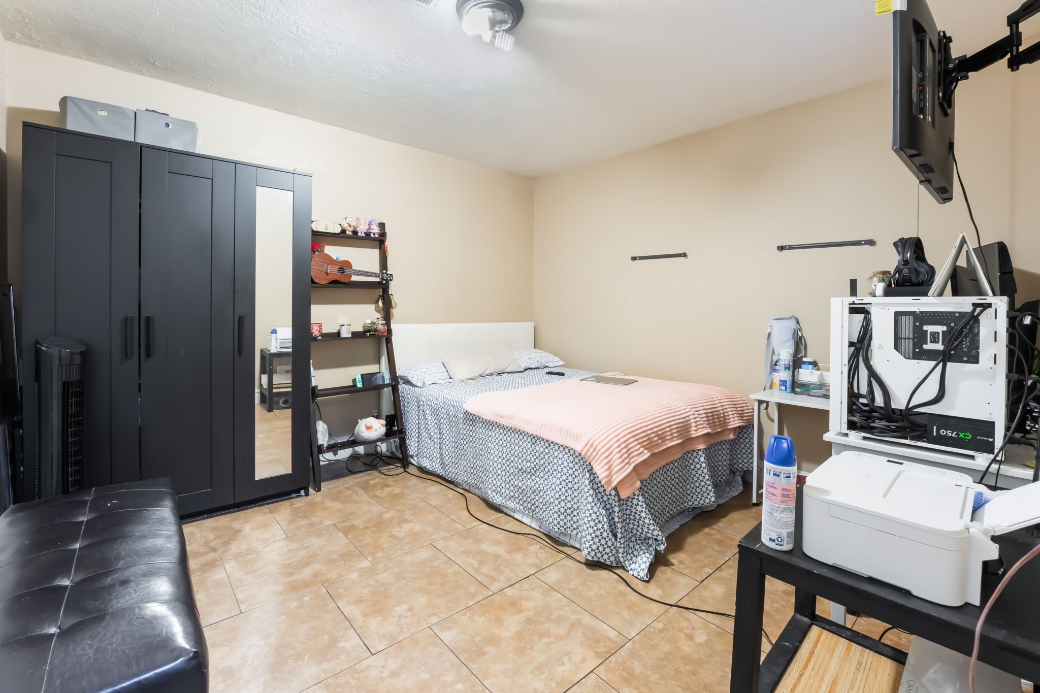 Las Vegas, Nevada, 89104, United States, 4 Bedrooms Bedrooms, ,2 BathroomsBathrooms,Residential,For Sale,1924151