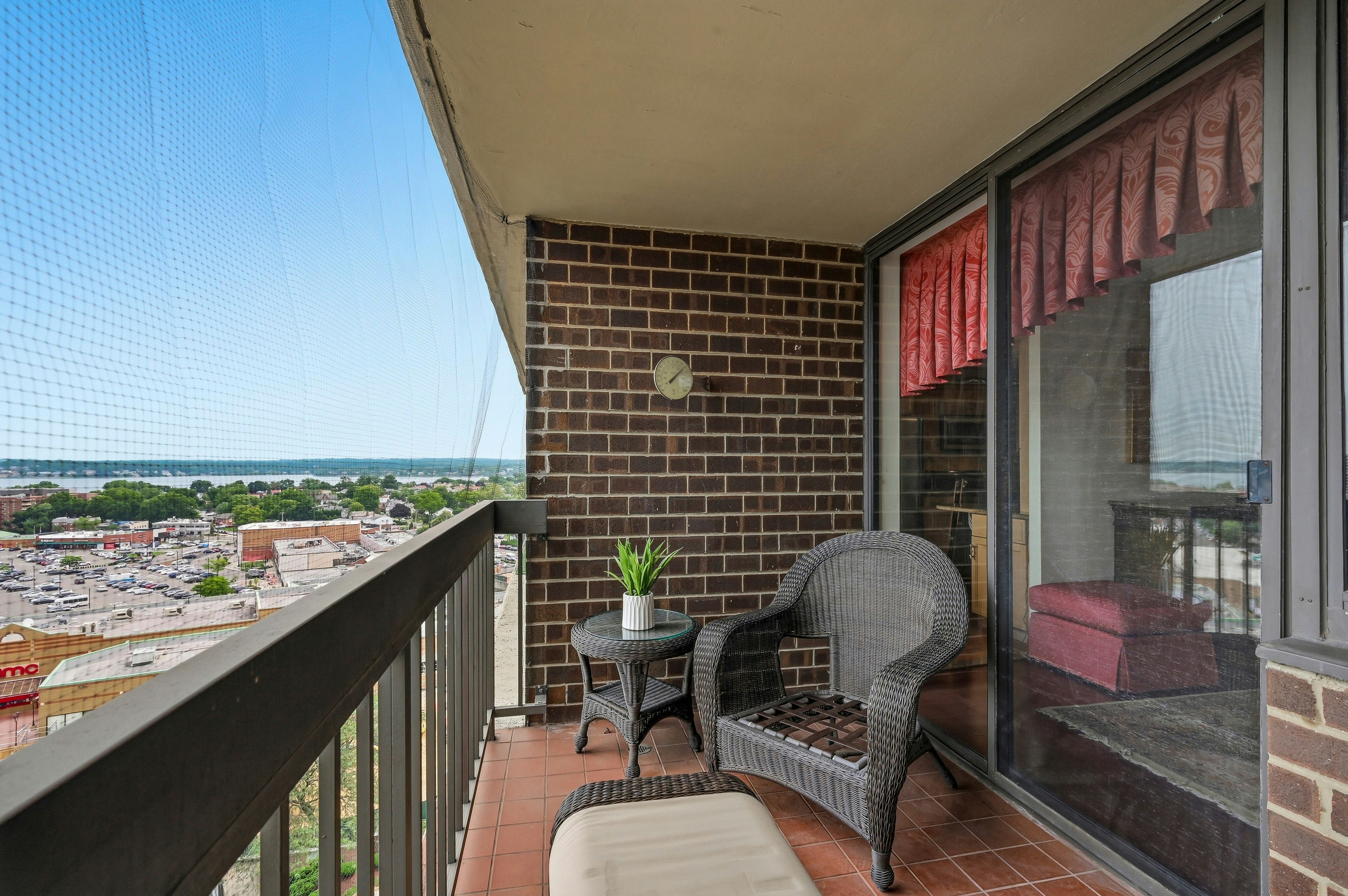  2 Bay Club Drive, Bayside, NY 11360 - 物件實景