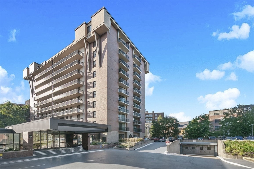 Brookline, Massachusetts, 02446, United States, 1 Bedroom Bedrooms, ,1 BathroomBathrooms,Residential,For Sale,1737969