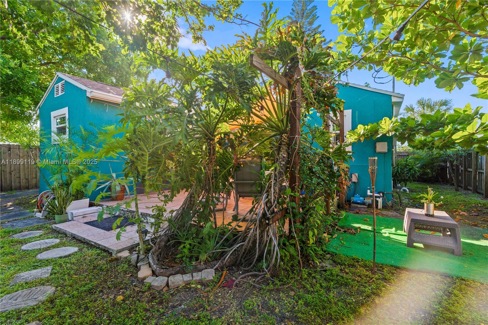 Hollywood, Florida, 33020, United States, 3 Bedrooms Bedrooms, ,2 BathroomsBathrooms,Residential,For Sale,1967684