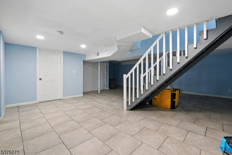 Kenilworth Boro, New Jersey, 07033-2046, United States, 3 Bedrooms Bedrooms, ,3 BathroomsBathrooms,Residential,For Sale,1977476