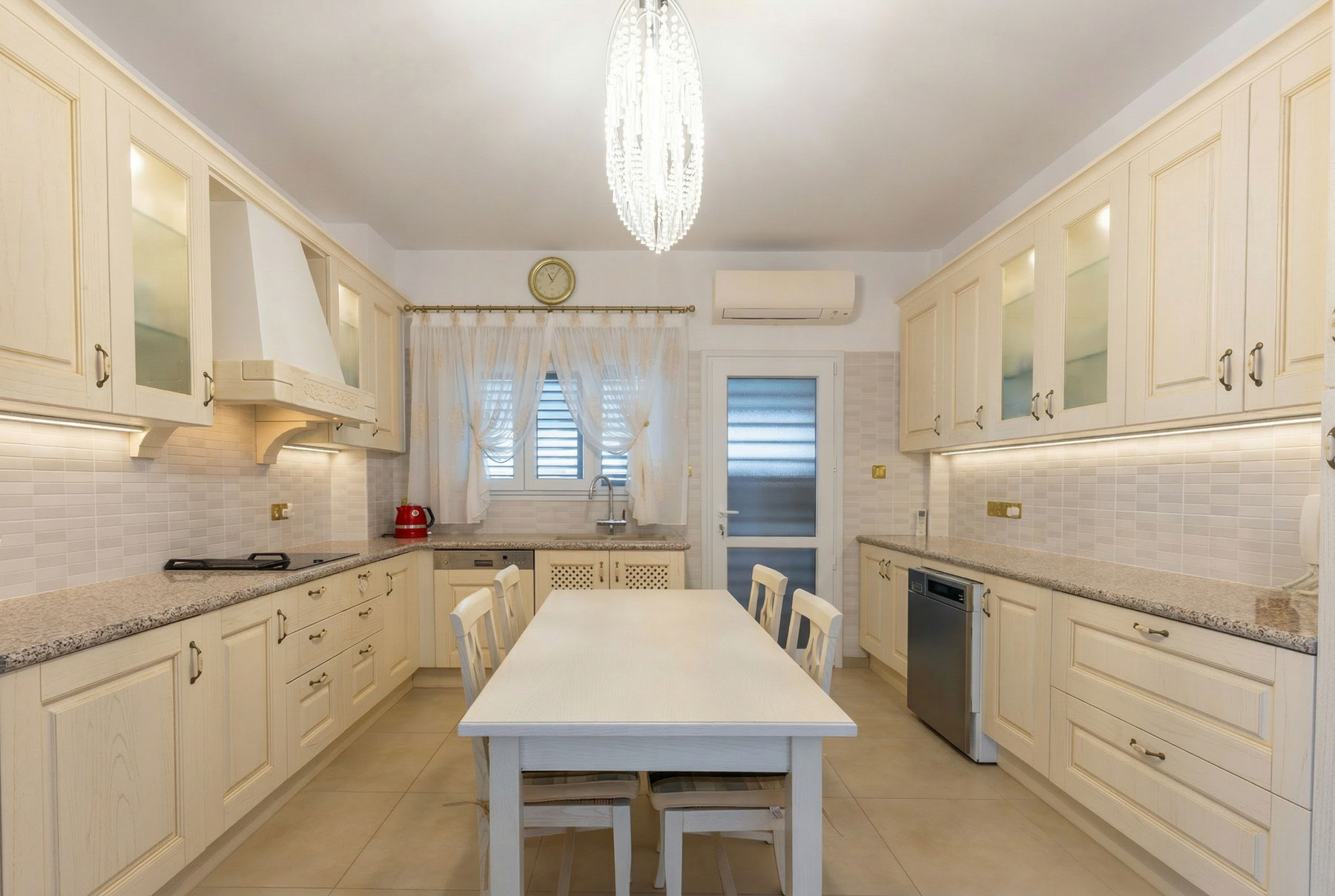  Four Bedroom Detached House with Private Pool in Pyla, Larnaca - 物件實景