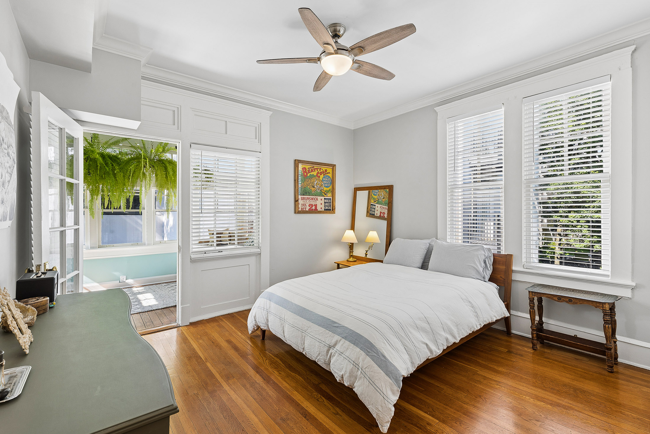  Top-Floor, End-Unit Condo in Historic Midtown Building - 物件實景