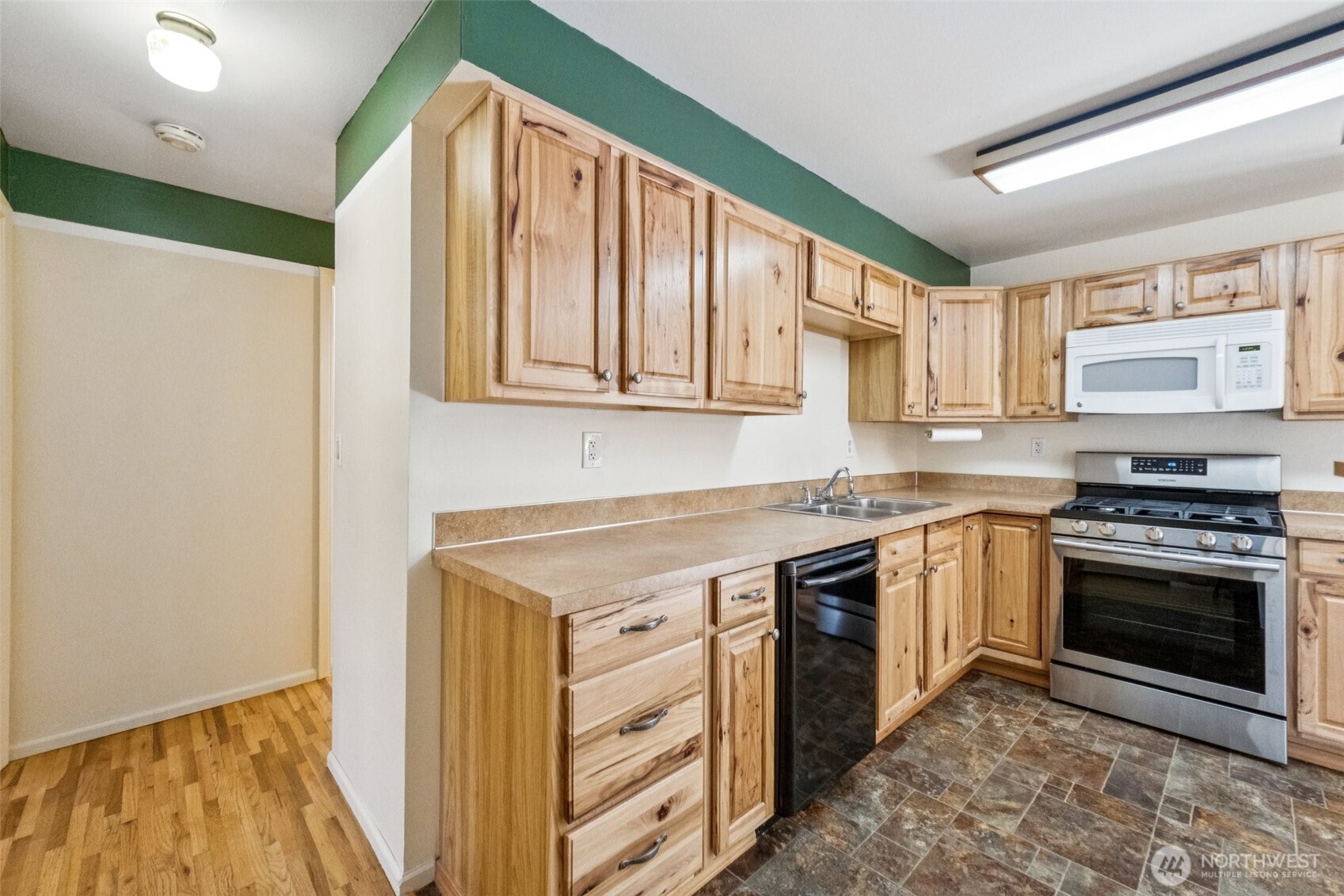 Lynnwood, Washington, 98037, United States, 4 Bedrooms Bedrooms, ,2 BathroomsBathrooms,Residential,For Sale,1904823