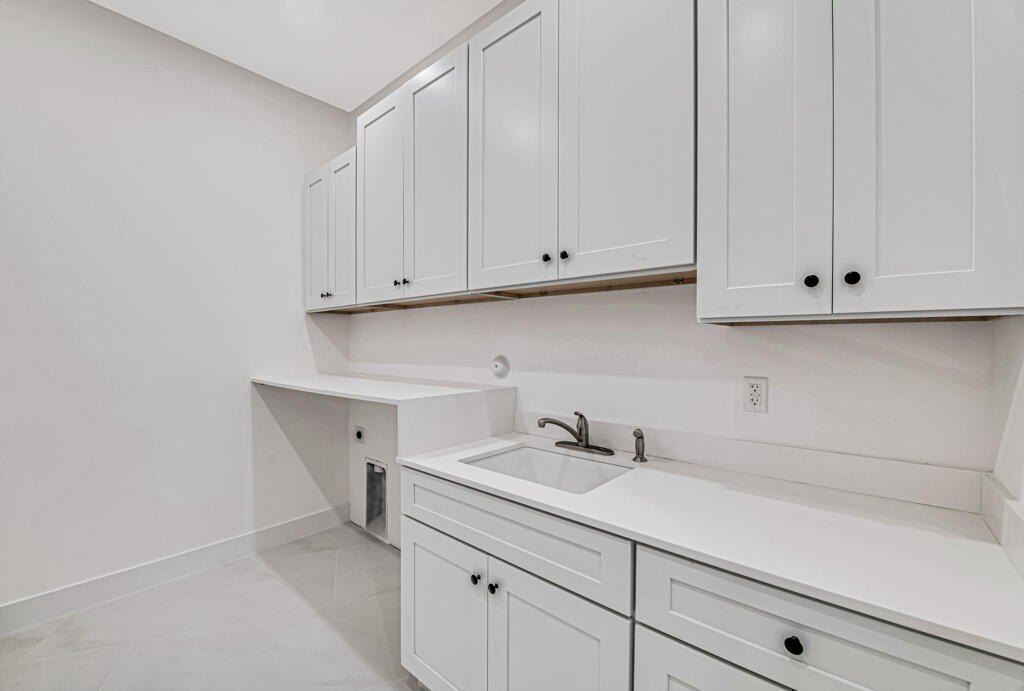 Palm Springs, Florida, 33461, United States, 4 Bedrooms Bedrooms, ,5 BathroomsBathrooms,Residential,For Sale,1835597