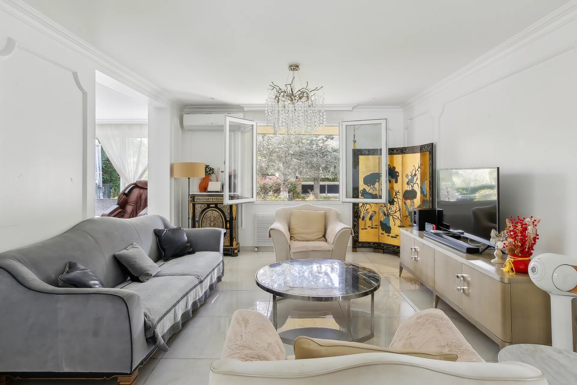 La Varenne-Saint-Hilaire, Île-de-France, 94210, FR, 5 Bedrooms Bedrooms, ,3 BathroomsBathrooms,Residential,For Sale,1995939