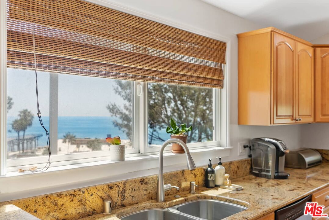 Malibu, California, 90265, United States, 1 Bedroom Bedrooms, ,1 BathroomBathrooms,Residential,For Sale,1891737