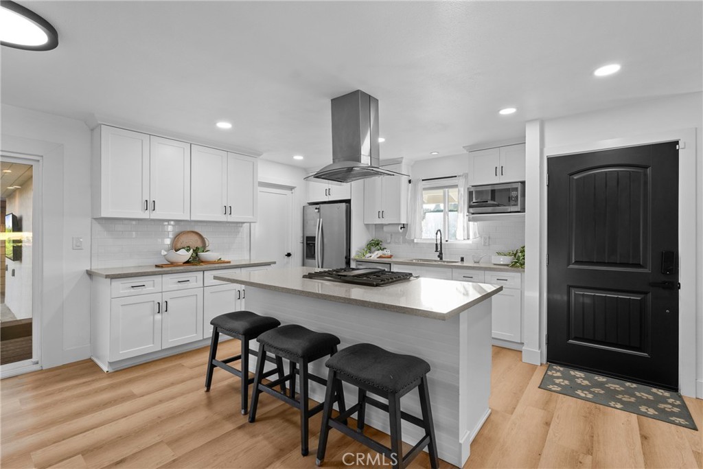 Orange, California, 92868, United States, 3 Bedrooms Bedrooms, ,2 BathroomsBathrooms,Residential,For Sale,1992014