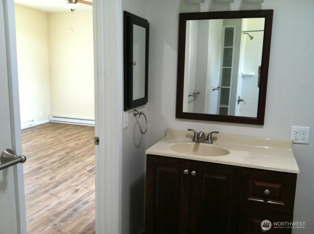 Oroville, Washington, 98844, United States, 3 Bedrooms Bedrooms, ,1 BathroomBathrooms,Residential,For Sale,2002017