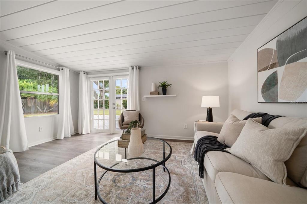 Belleair, Florida, 33756, United States, 2 Bedrooms Bedrooms, ,2 BathroomsBathrooms,Residential,For Sale,1988063