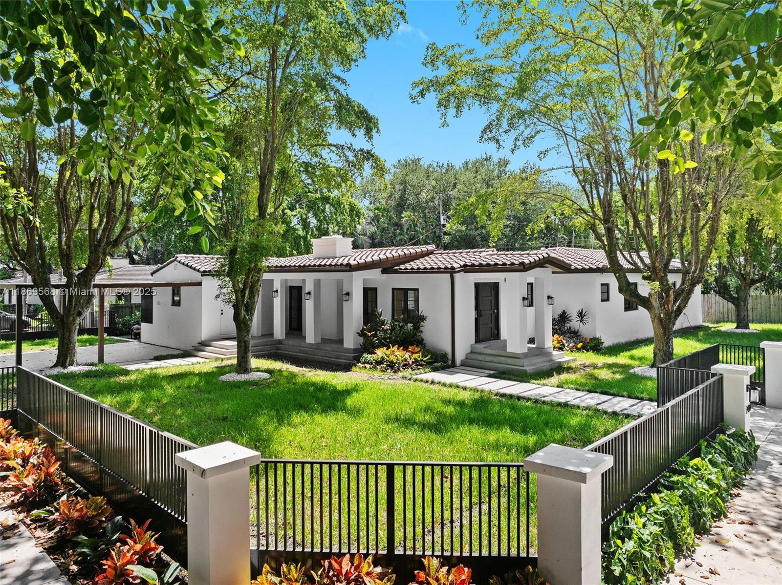 Miami, Florida, 33143, United States, 4 Bedrooms Bedrooms, ,4 BathroomsBathrooms,Residential,For Sale,1933110