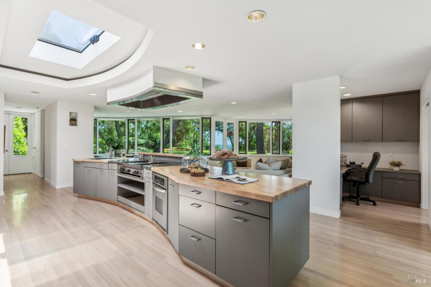 Napa, California, 94558, United States, 6 Bedrooms Bedrooms, ,8 BathroomsBathrooms,Residential,For Sale,1838690