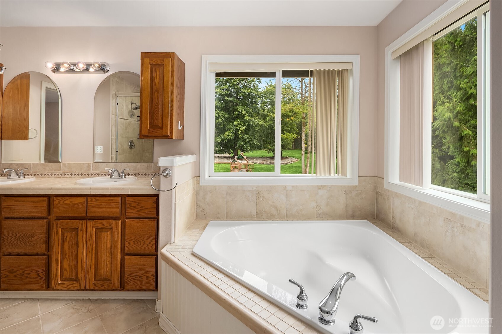Lake Stevens, Washington, 98258, United States, 4 Bedrooms Bedrooms, ,2 BathroomsBathrooms,Residential,For Sale,1901328