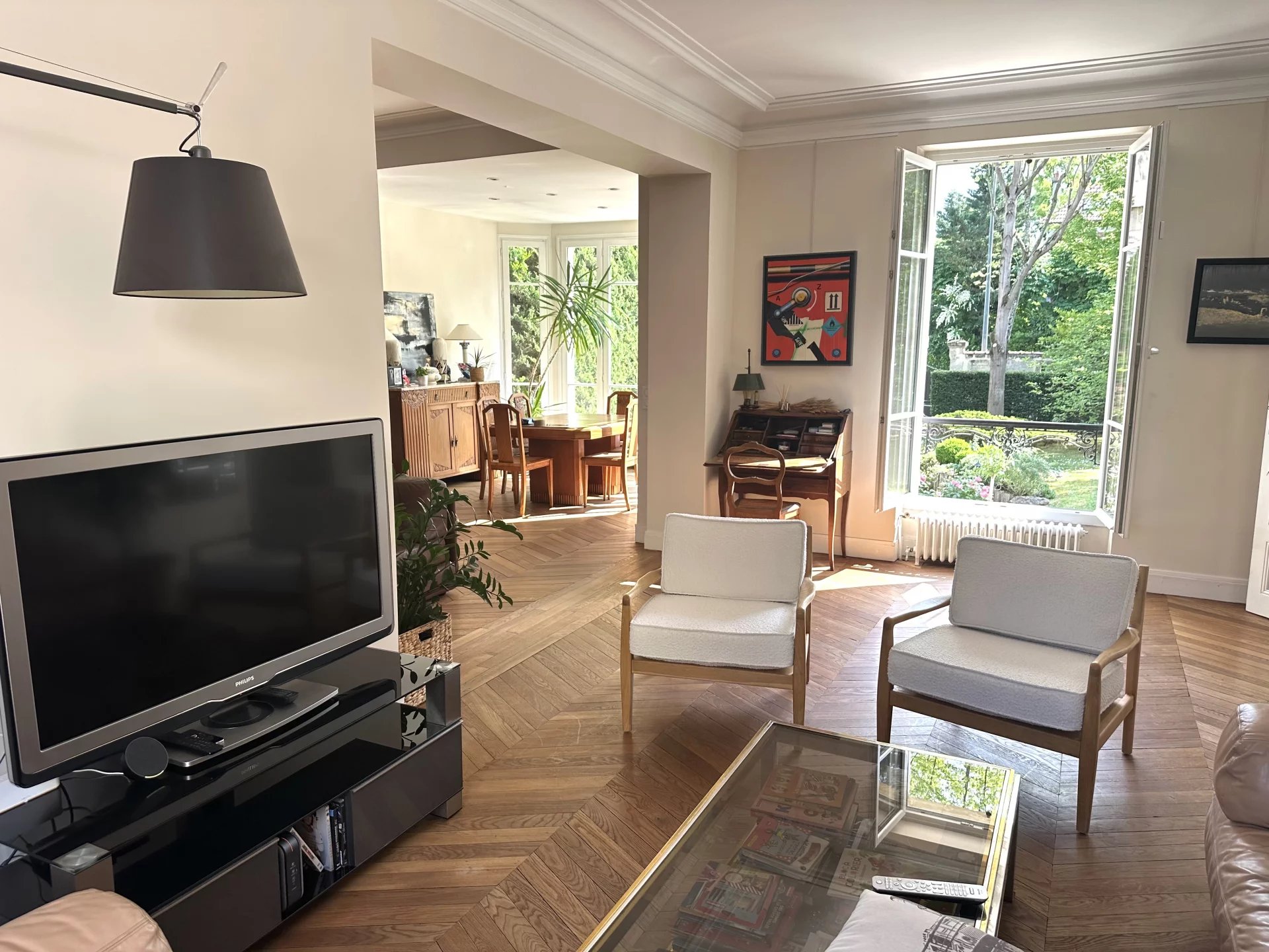 Le Vésinet, Île-de-France, 78110, FR, 6 Bedrooms Bedrooms, ,5 BathroomsBathrooms,Residential,For Sale,1994662