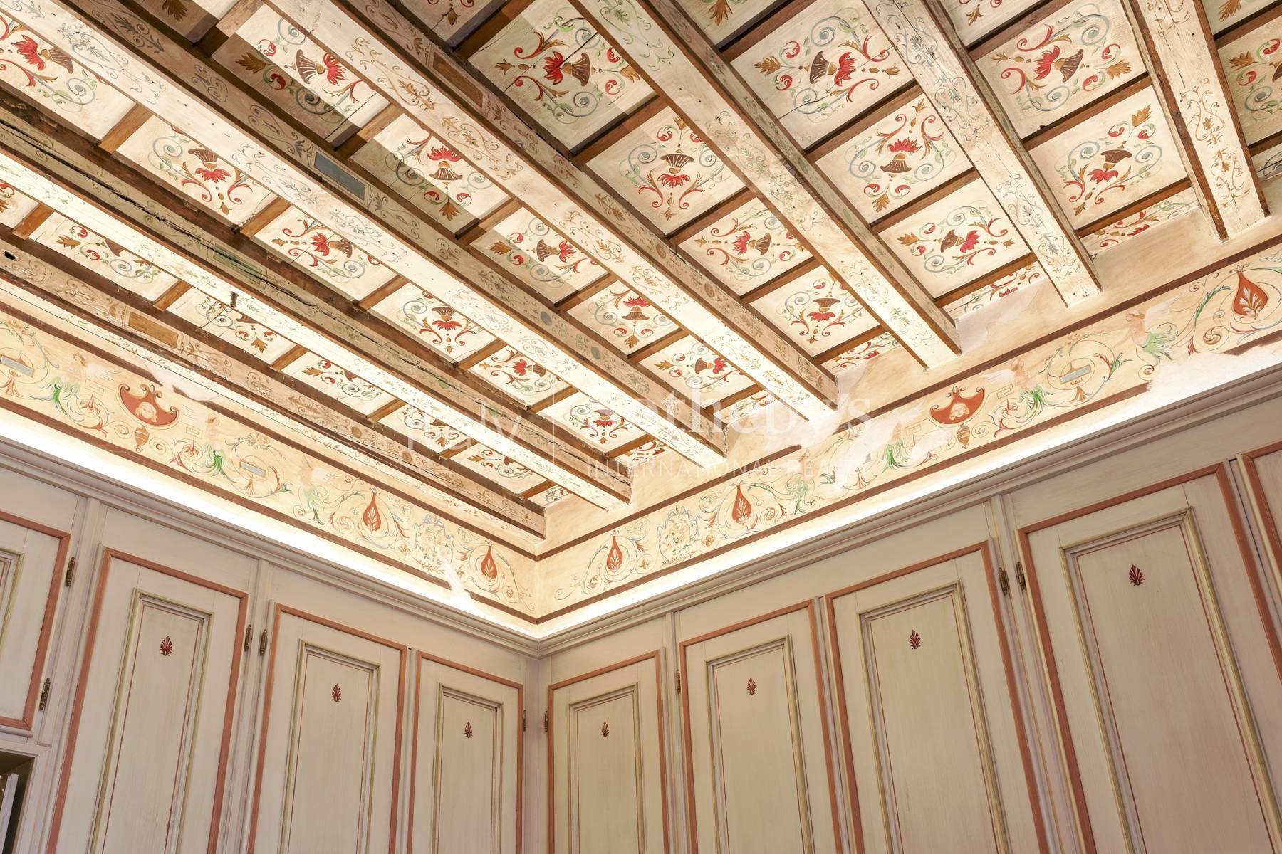  Iconic frescoed residence with terrace in Piazza delle Erbe - 物件實景