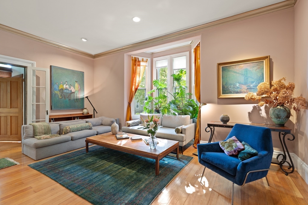 Cambridge, Massachusetts, 02138, United States, 5 Bedrooms Bedrooms, ,5 BathroomsBathrooms,Residential,For Sale,1908267