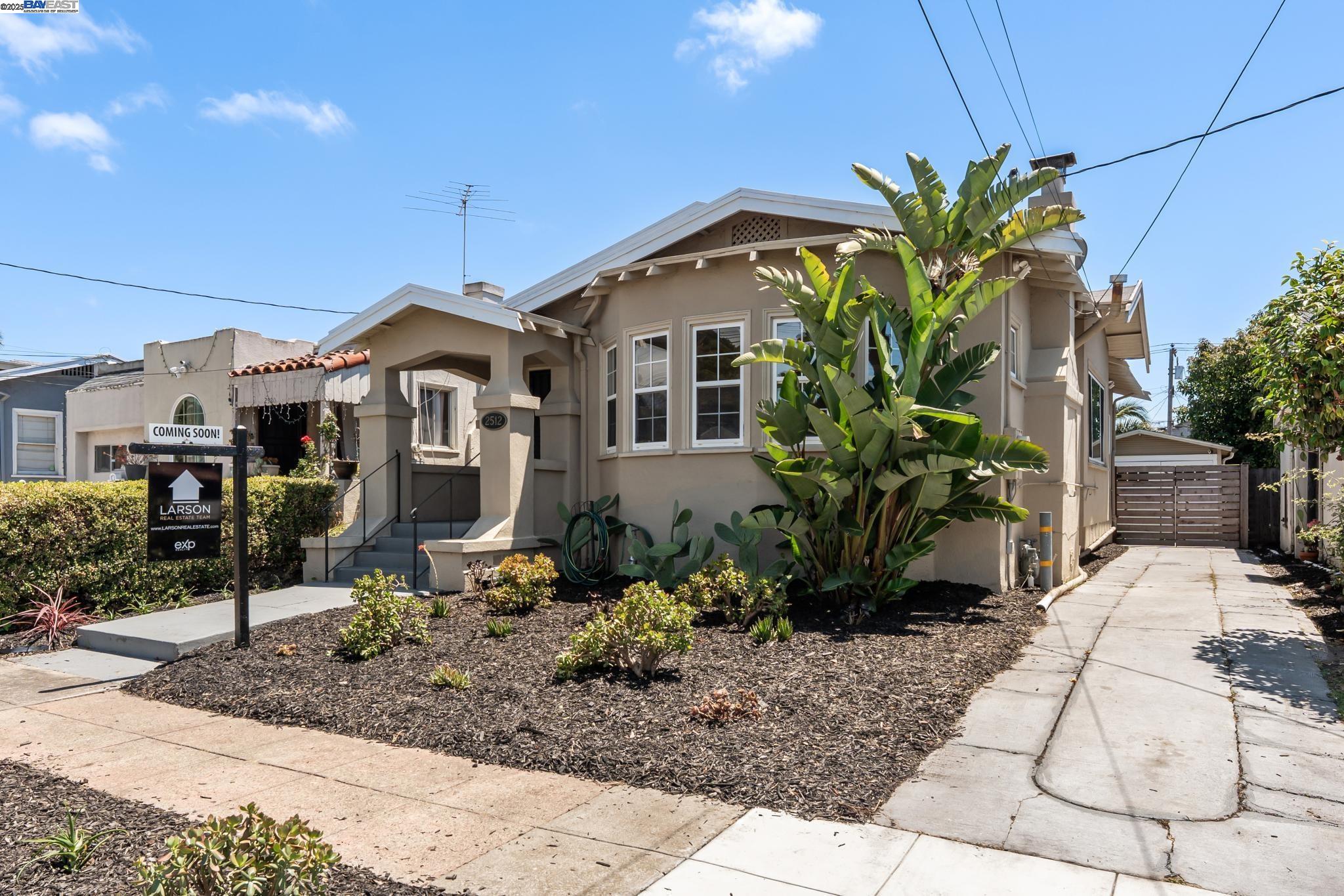 Oakland, California, 94605, United States, 2 Bedrooms Bedrooms, ,1 BathroomBathrooms,Residential,For Sale,1901518