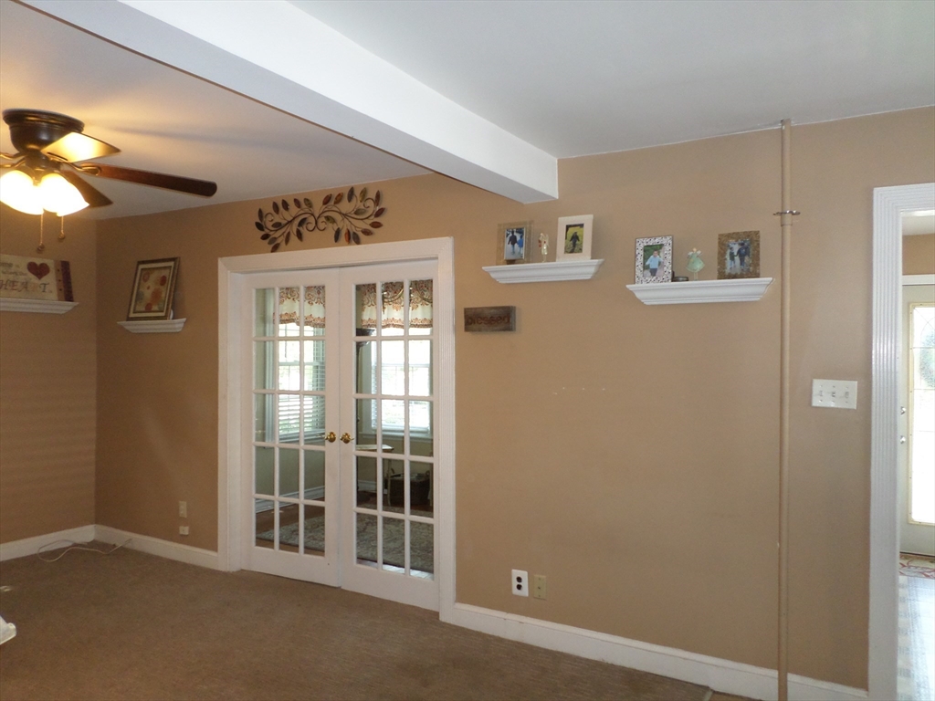 Peabody, Massachusetts, 01960, United States, 3 Bedrooms Bedrooms, ,1 BathroomBathrooms,Residential,For Sale,1924193