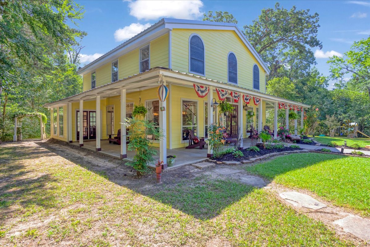 Bonham, Texas, 75418, United States, 6 Bedrooms Bedrooms, ,3 BathroomsBathrooms,Residential,For Sale,1983606