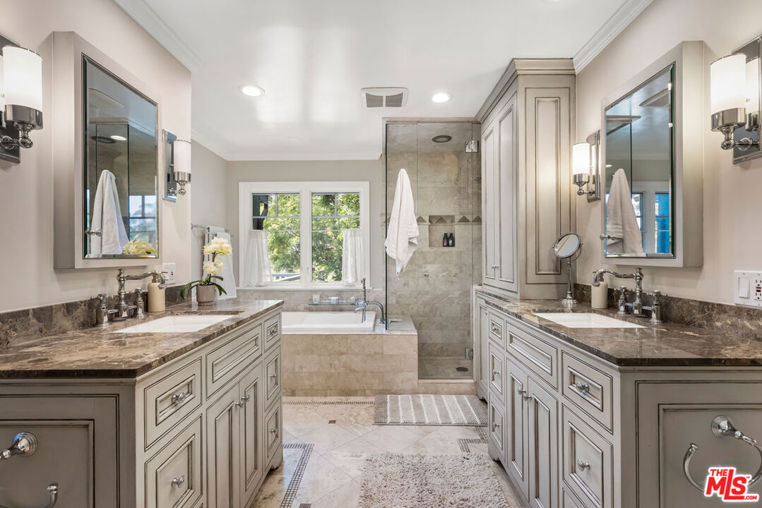 Altadena, California, 91001, United States, 4 Bedrooms Bedrooms, ,4 BathroomsBathrooms,Residential,For Sale,1992160