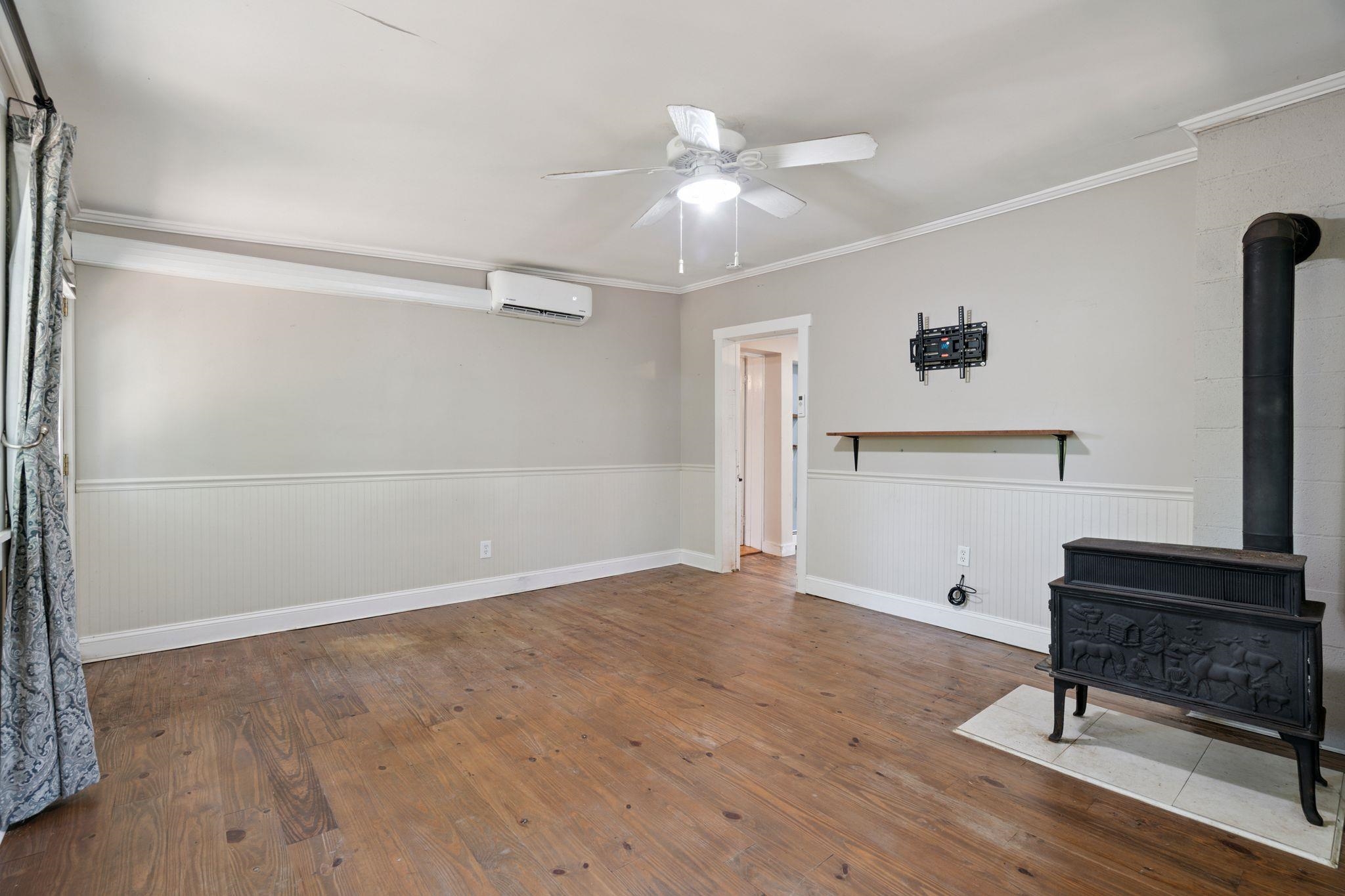 New London, New Hampshire, 03257, United States, 4 Bedrooms Bedrooms, ,2 BathroomsBathrooms,Residential,For Sale,1950111